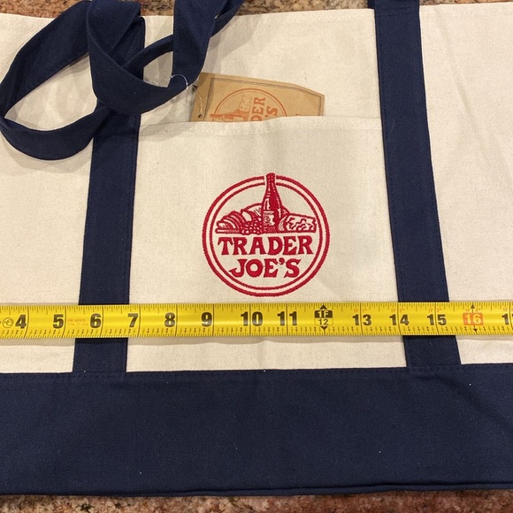 Trader Joe's ‘Canvas Tote Bag’, Cream+Navy w/ Red Logo, Outside Pockets, NWTags - Picture 9 of 9